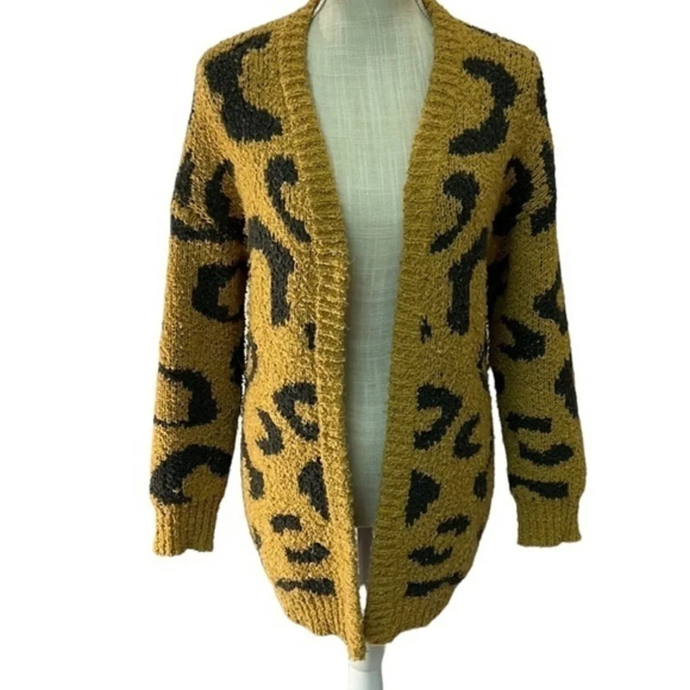 Mustard cardigan leopard print sweater size s/m - Picture 2 of 5